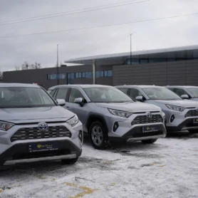 Toyota RAV4 wynajem samochodów