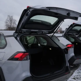 Toyota RAV4 wynajem samochodów