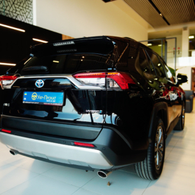 Toyota Rav4 Hybrid 4×4 wynajem samochodów