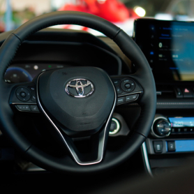 Toyota Rav4 Hybrid 4×4 wynajem samochodów